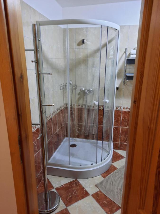 Ambrozia Guesthouse ナジカニジャ エクステリア 写真