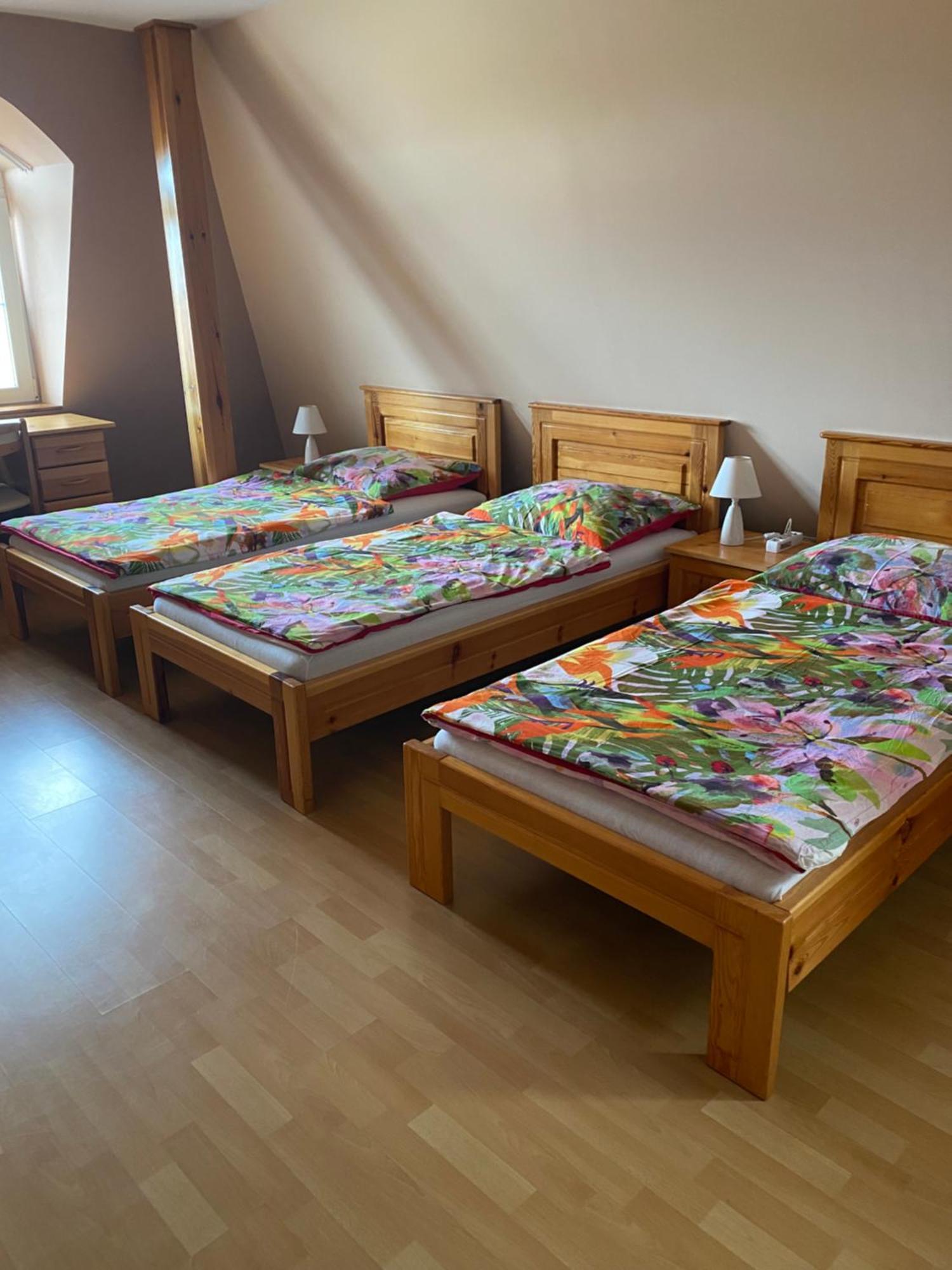 Ambrozia Guesthouse ナジカニジャ エクステリア 写真