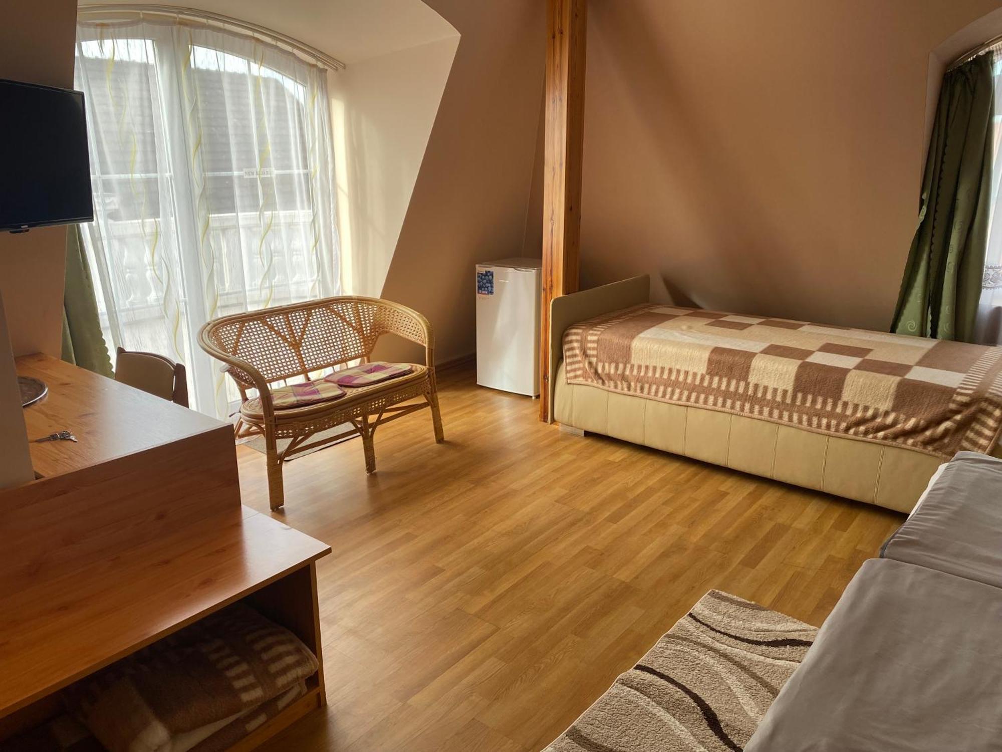 Ambrozia Guesthouse ナジカニジャ エクステリア 写真