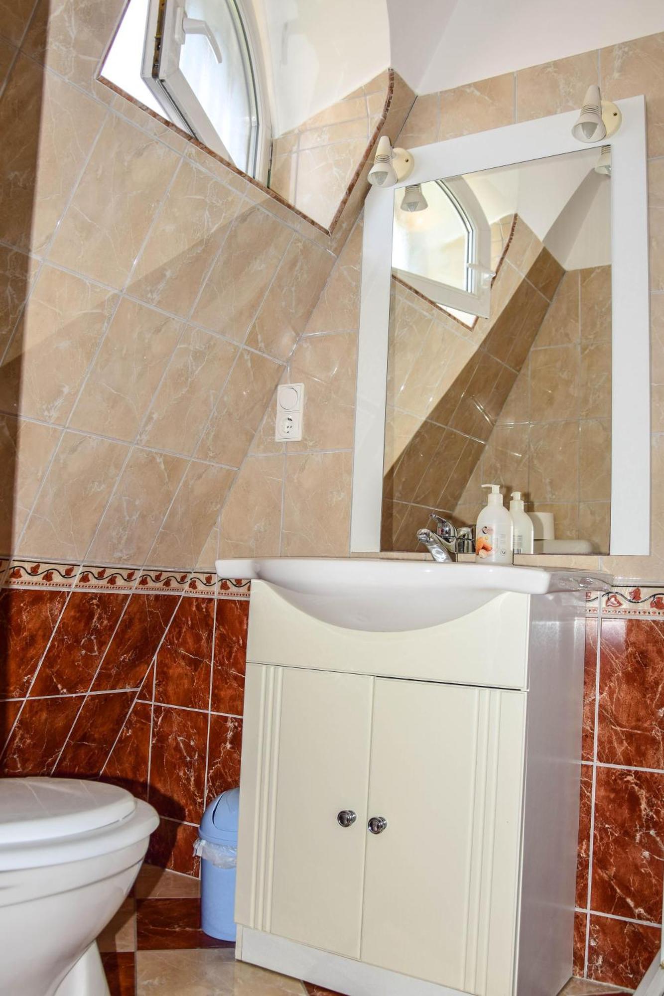 Ambrozia Guesthouse ナジカニジャ エクステリア 写真