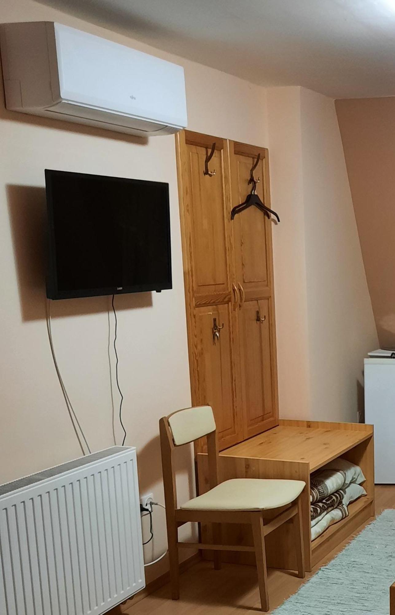 Ambrozia Guesthouse ナジカニジャ エクステリア 写真