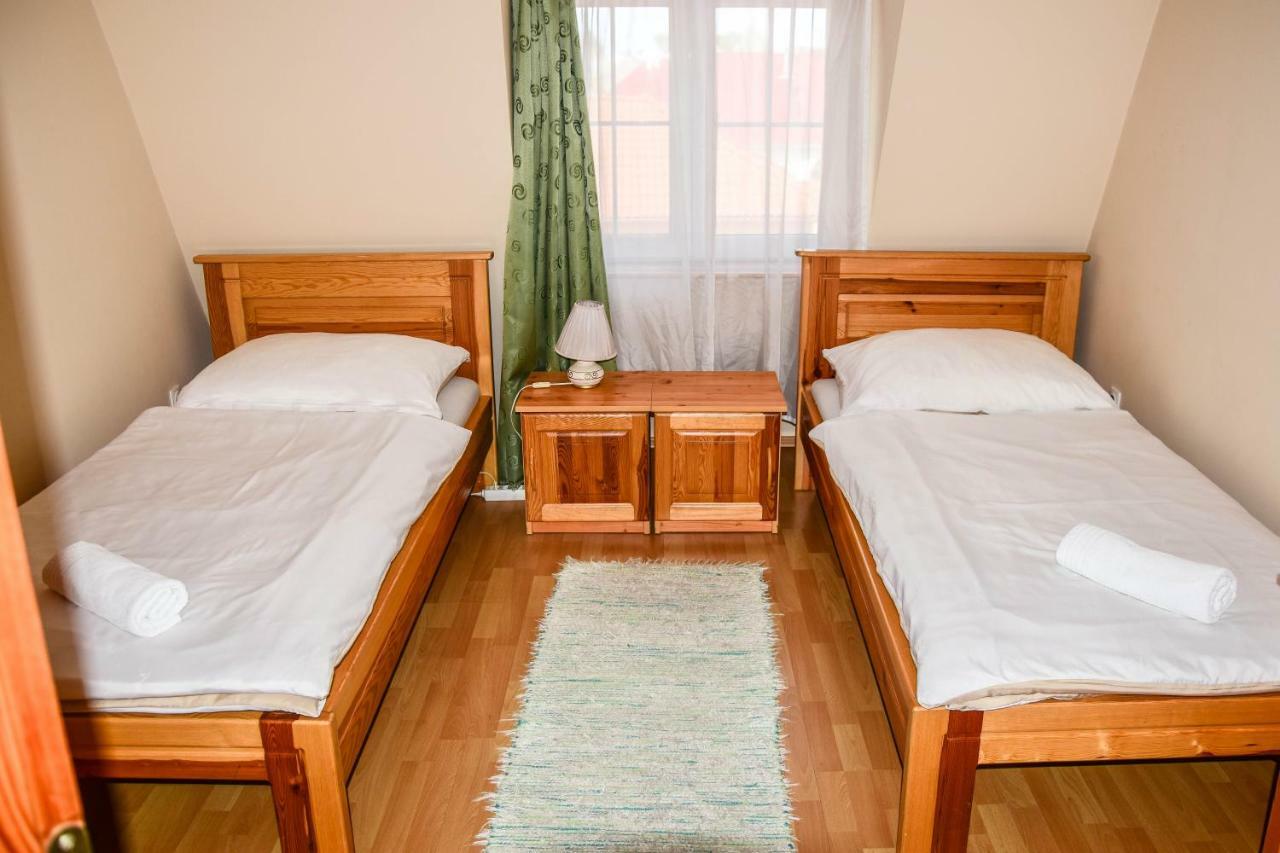 Ambrozia Guesthouse ナジカニジャ エクステリア 写真